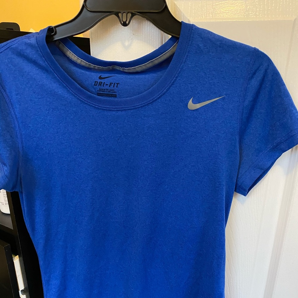 Women’s small dri fit